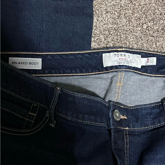 TORRID relaxed boot cut jeans - Picture 5 of 6